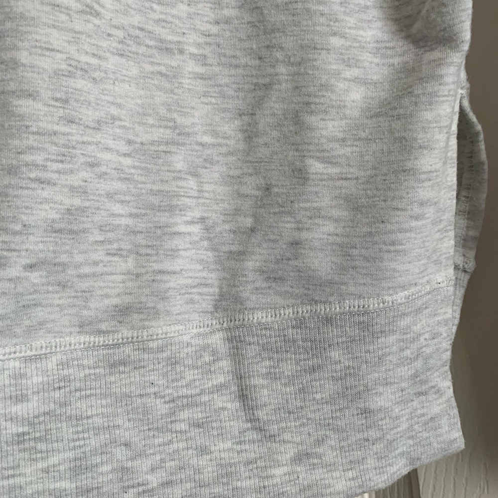 Yogalicious Split Hem Gray Pull Over Top Size Med… - image 4